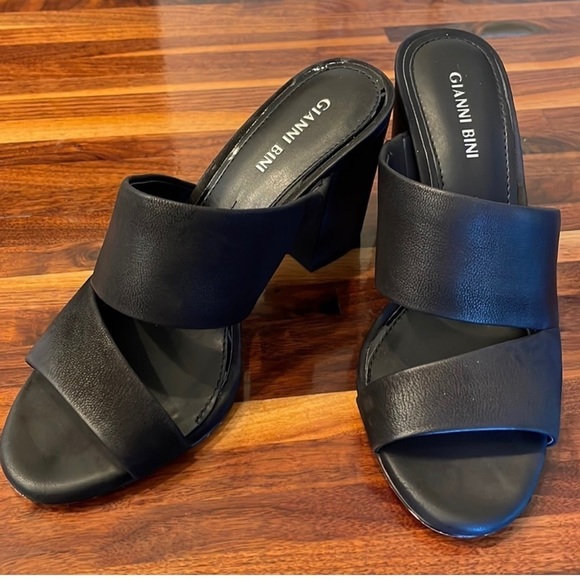 Gianni Bini ladies heels, size 7 leather - Picture 2 of 8